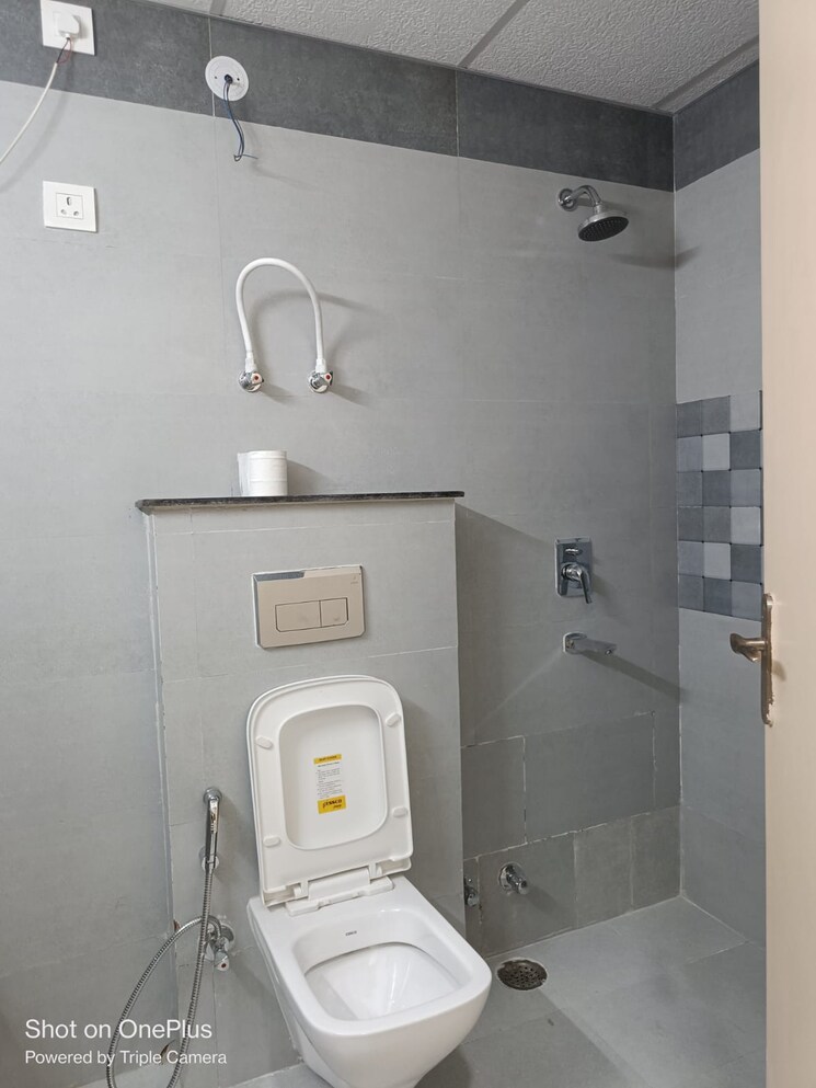 Bathroom, baner 2 Bedroom 950 Sq.Ft. Apartment In Baner Pune 9040489