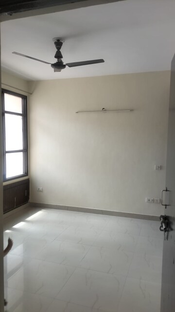 Room in 2.5 BHK Apartment at SRS Royal Hills, Sector 87 – for Rent