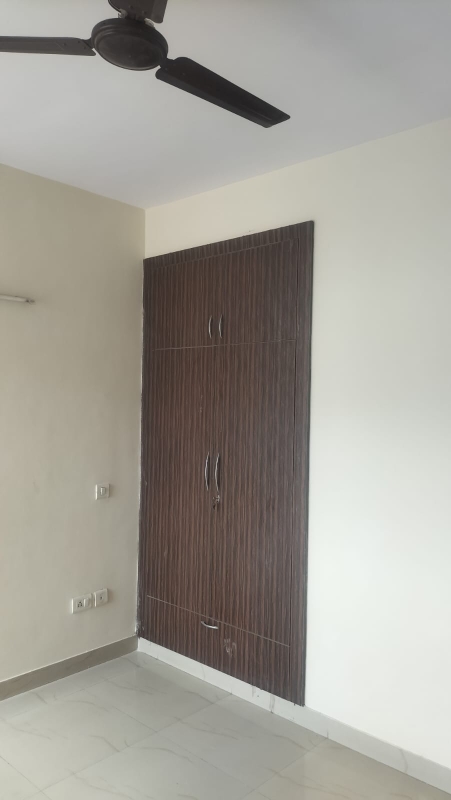 2.5 BHK + Servant Room Apartment For Rent in SRS Royal Hills