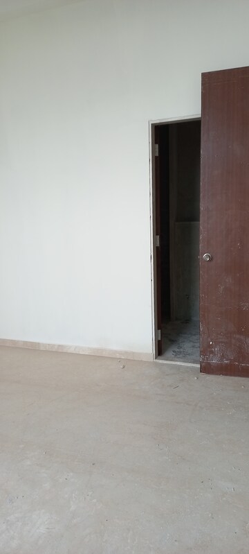 Master Bedroom in 3 BHK Apartment at Dahisar East – for Sale