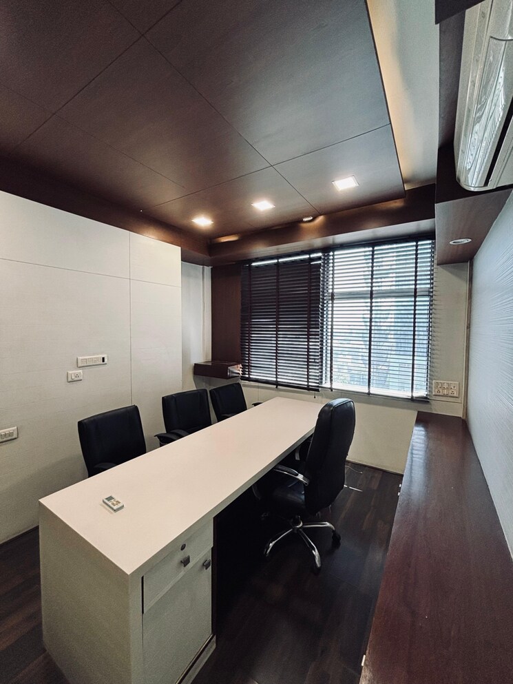 Team Area, sola Commercial Office Space in IT/SEZ 930 Sq.Ft. In Sola Ahmedabad 9040585