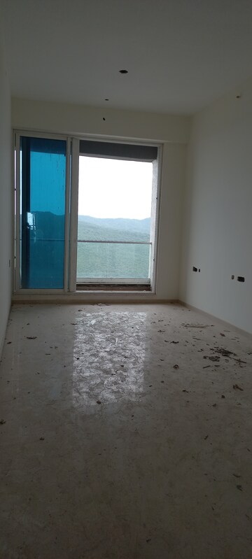 Room in 3 BHK Apartment at Dahisar East – for Sale