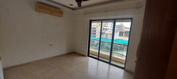 Room in 3 BHK Apartment at MidCity Roshni, Bandra West – for Rent