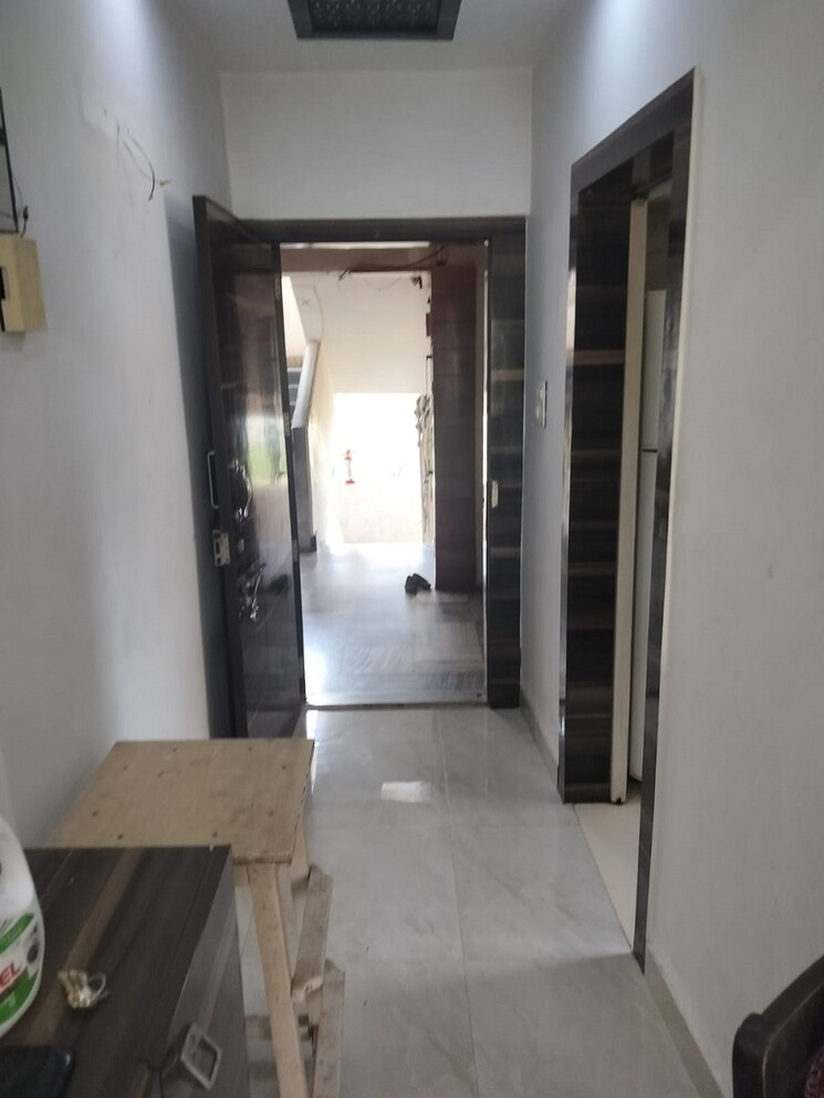 Room, bandra west 1 Bedroom 550 Sq.Ft. Apartment In Bandra West Mumbai 9040551