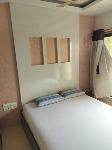 Bedroom in 1 BHK Apartment at Bandra West – for Rent