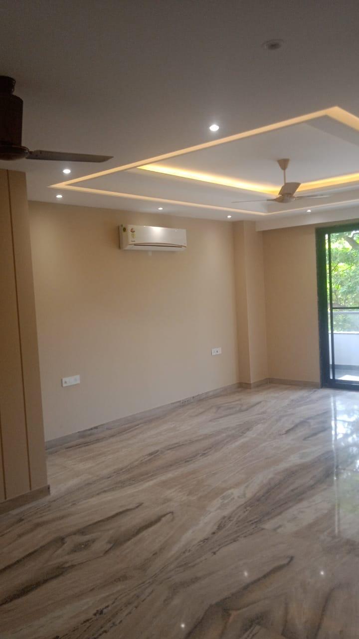 3 BHK + Servant Room Builder Floor For Rent in Sector 43