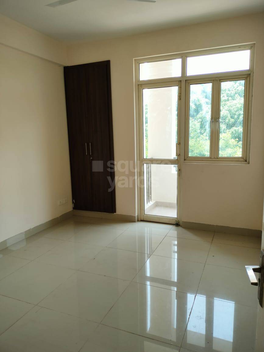 2 BHK + Pooja Room Apartment For Rent in Wave Executive Floors