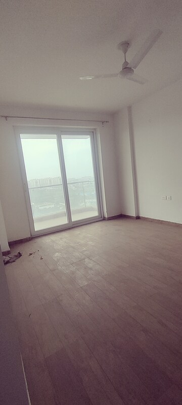 Room in 3 BHK Apartment at Shiv Sai Ozone Park, Sector 86 – for Rent