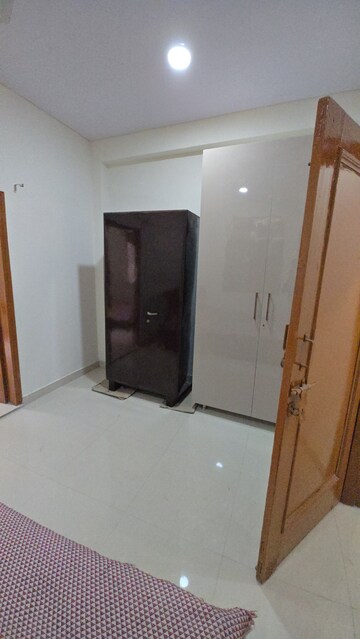 Room in 2 BHK Apartment at Dayanand Colony – for Rent
