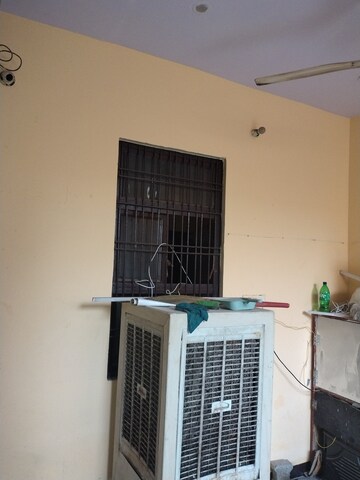 Furnished Amenities in 6 BHK Independent House at Parvatiya Colony – for Sale