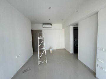 Room in 2 BHK Apartment at Rustomjee Bella Phase 1, Bhandup West – for Rent