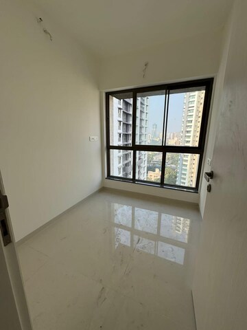 Room in 2 BHK Apartment at Rustomjee Bella Phase 1, Bhandup West – for Rent