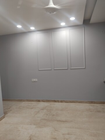 Room in 3 BHK Builder Floor at Sadhna Enclave – for Sale
