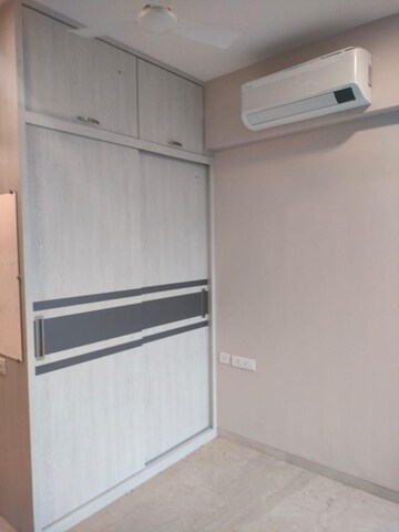 Room in 3 BHK Apartment at Oberoi Eternia, Mulund West – for Rent