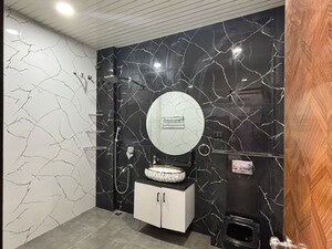 Team Area in 5 BHK Independent House at South Tukoganj – for Sale