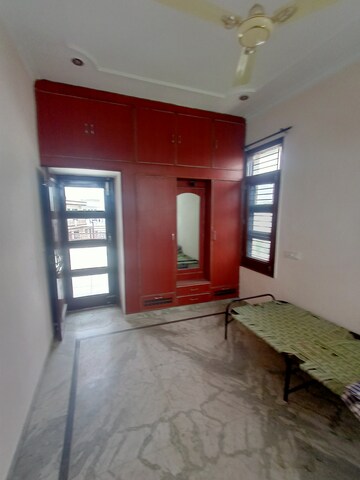 Room in 1 BHK Independent House at Sector 21 – for Rent