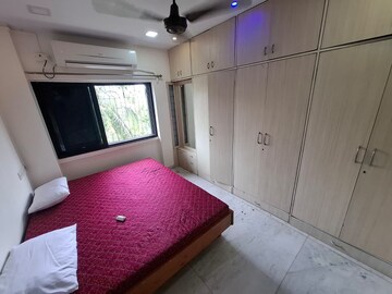 Bedroom in 1.5 BHK Apartment at Bandra West – for Rent