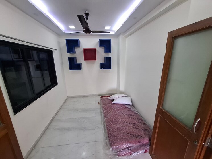 Room, bandra west 1.5 Bedroom 550 Sq.Ft. Apartment In Bandra West Mumbai 9040890