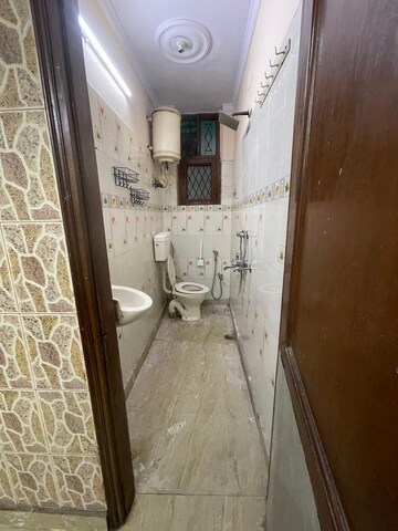 Master Bedroom in 1 BHK Builder Floor at Lajpat Nagar – for Rent