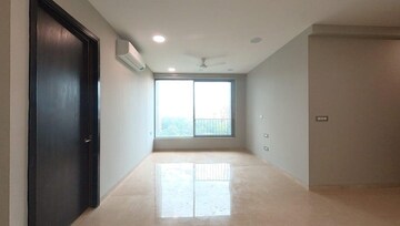 Room in 3 BHK Apartment at Oberoi Eternia, Mulund West – for Rent