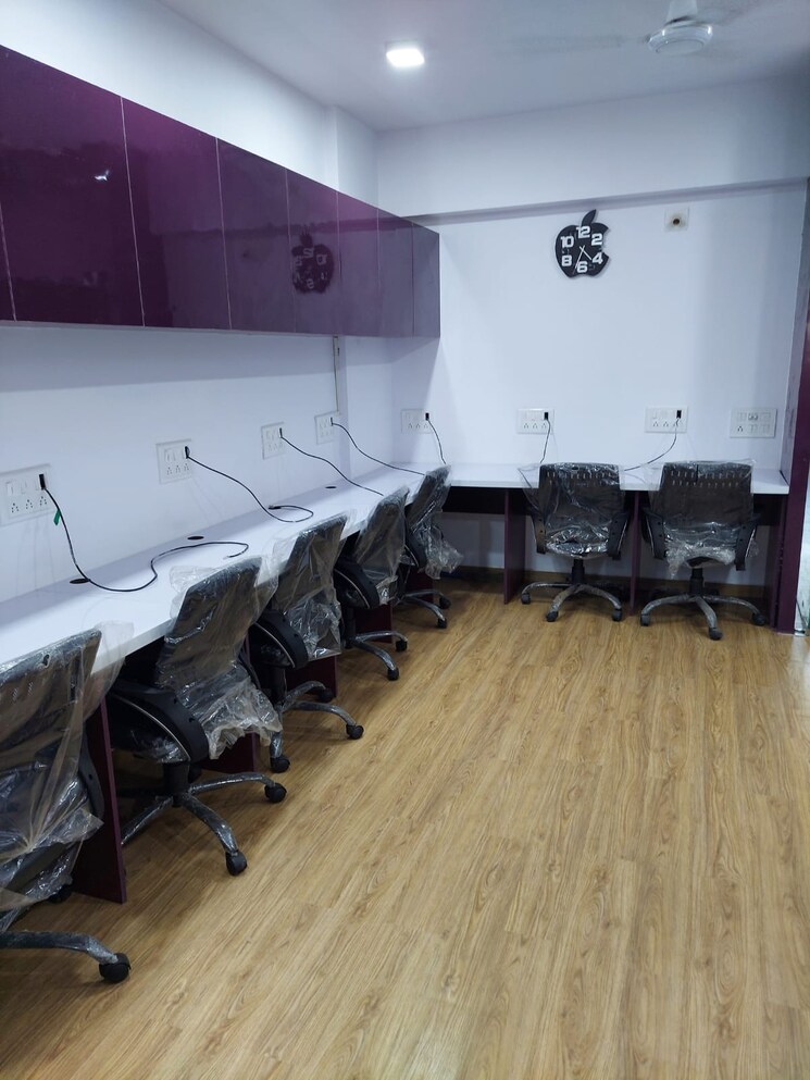 Team Area, ashram road Commercial Office Space 588 Sq.Ft. In Ashram Road Ahmedabad 9040912