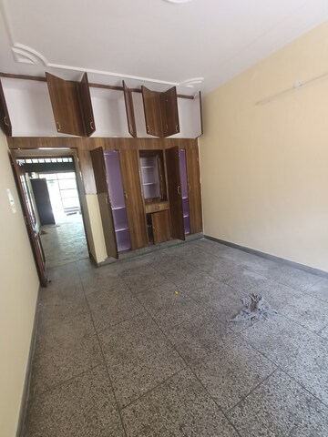 Room in 3 BHK Independent House at Sector 15 – for Rent