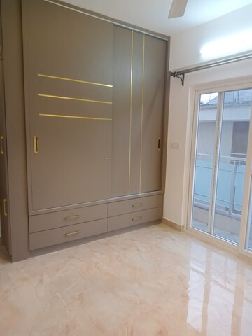 Room in 3 BHK Builder Floor at Richmond Town – for Rent