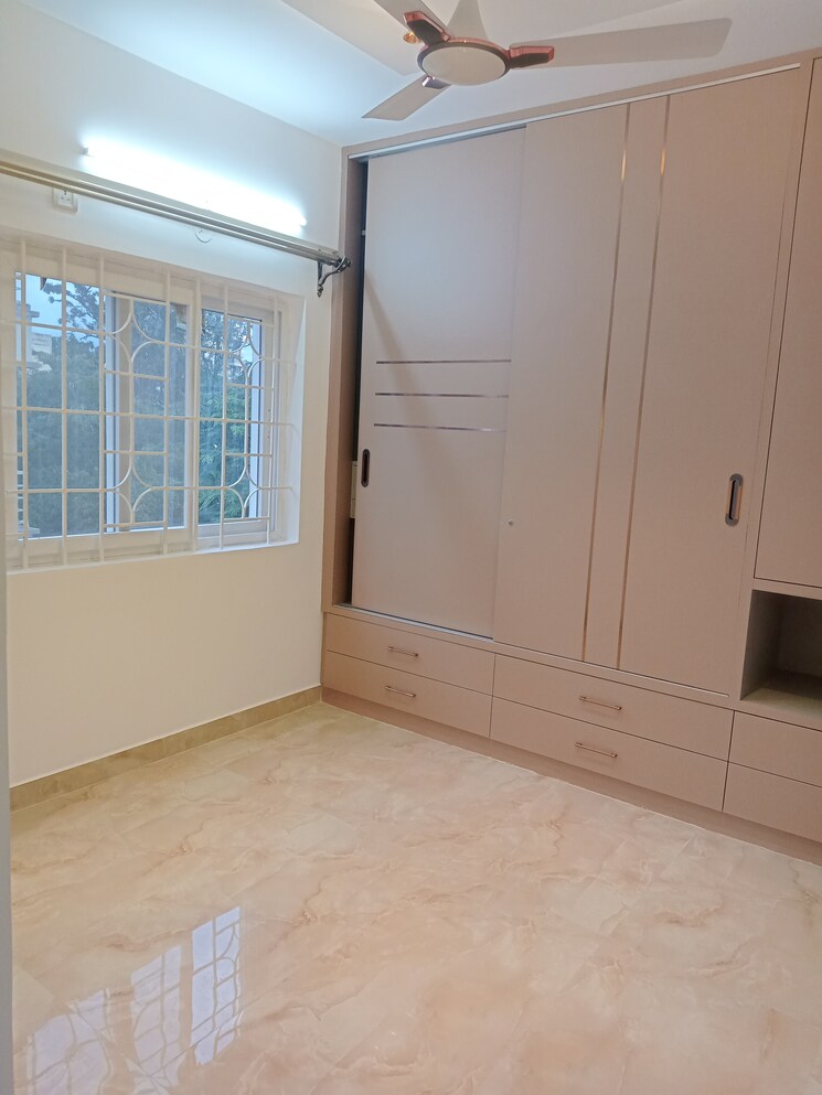 Room, richmond town 3 Bedroom 1500 Sq.Ft. Builder Floor In Richmond Town Bangalore 9040960