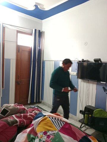 Bedroom in 2.5 BHK Builder Floor at Sector 6 – for Rent