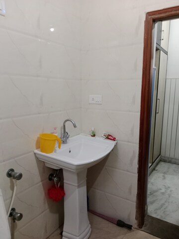 Bathroom in 2.5 BHK Builder Floor at Sector 6 – for Rent