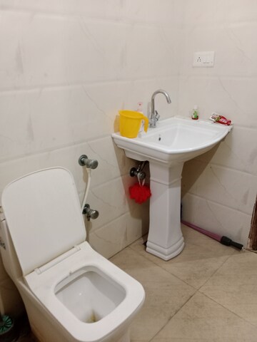 Bathroom in 2.5 BHK Builder Floor at Sector 6 – for Rent