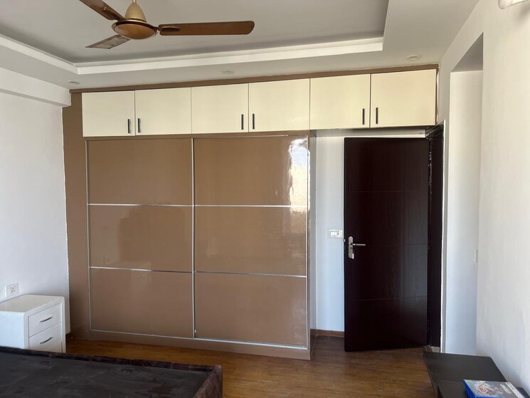 Room, tulip-violet 4 Bedroom 2010 Sq.Ft. Apartment In Sector 69 Gurgaon 9041022