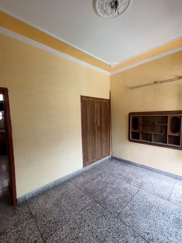 Room in 2 BHK Independent House at Sector 4 – for Rent