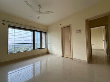 Room in 3 BHK Apartment at Renaissance Tower, Andheri West – for Rent