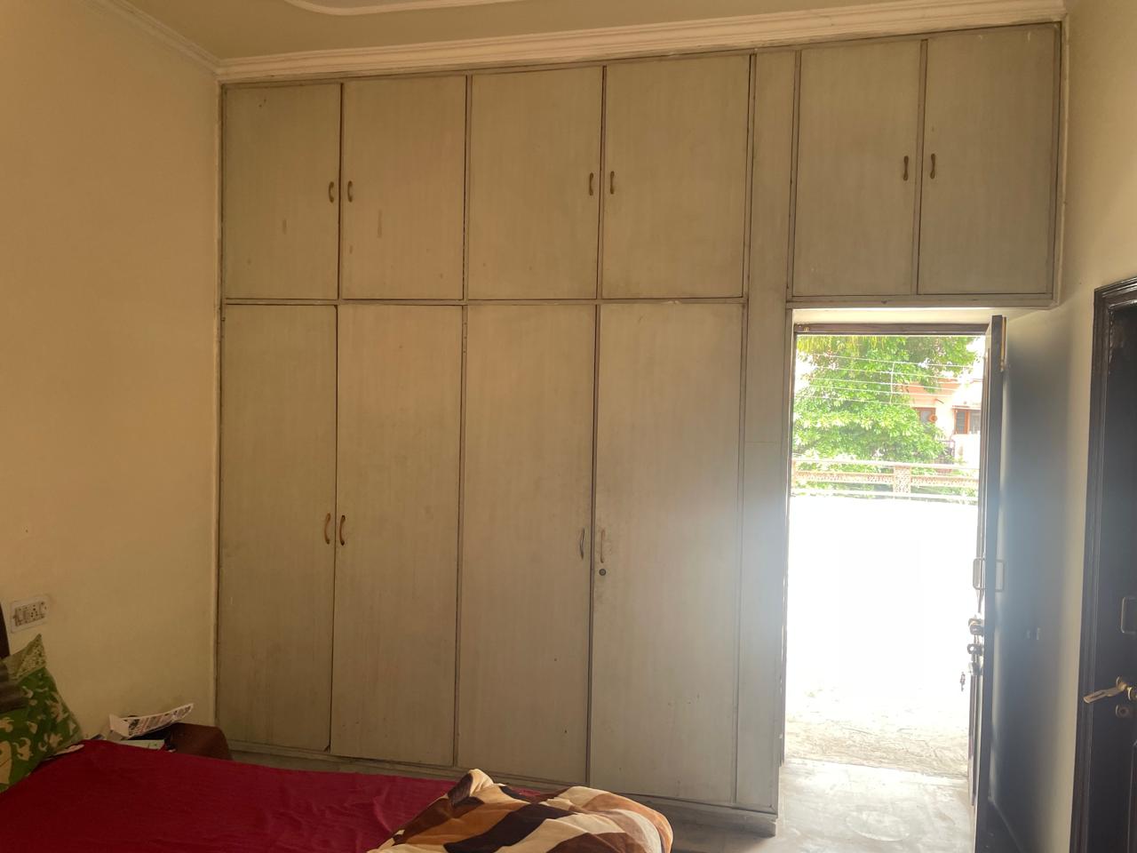 1 BHK Independent House For Rent in Sector 15