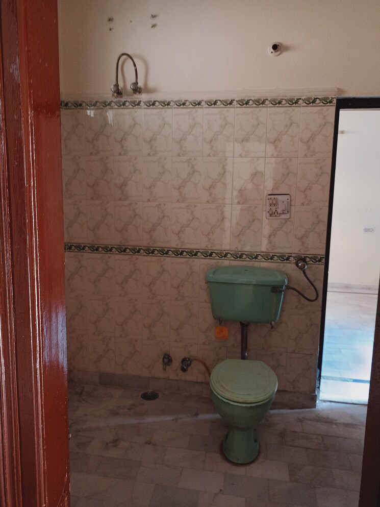 Bathroom, sector 15 1 Bedroom 922 Sq.Ft. Independent House In Sector 15 Panchkula 9041024