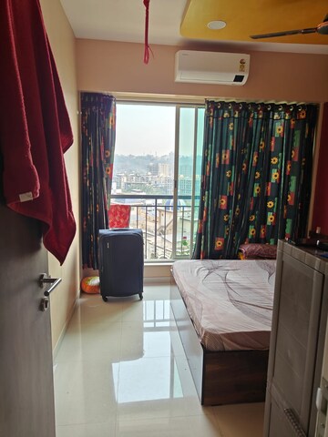 Room in 2 BHK Apartment at Sanpada – for Sale