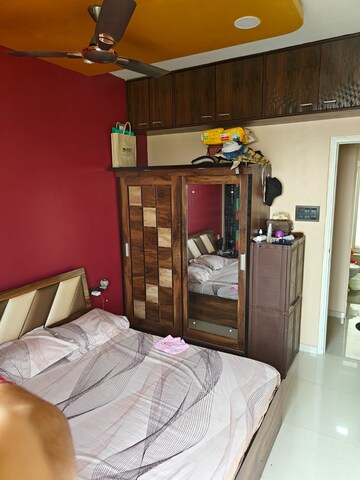 Bedroom in 2 BHK Apartment at Sanpada – for Sale