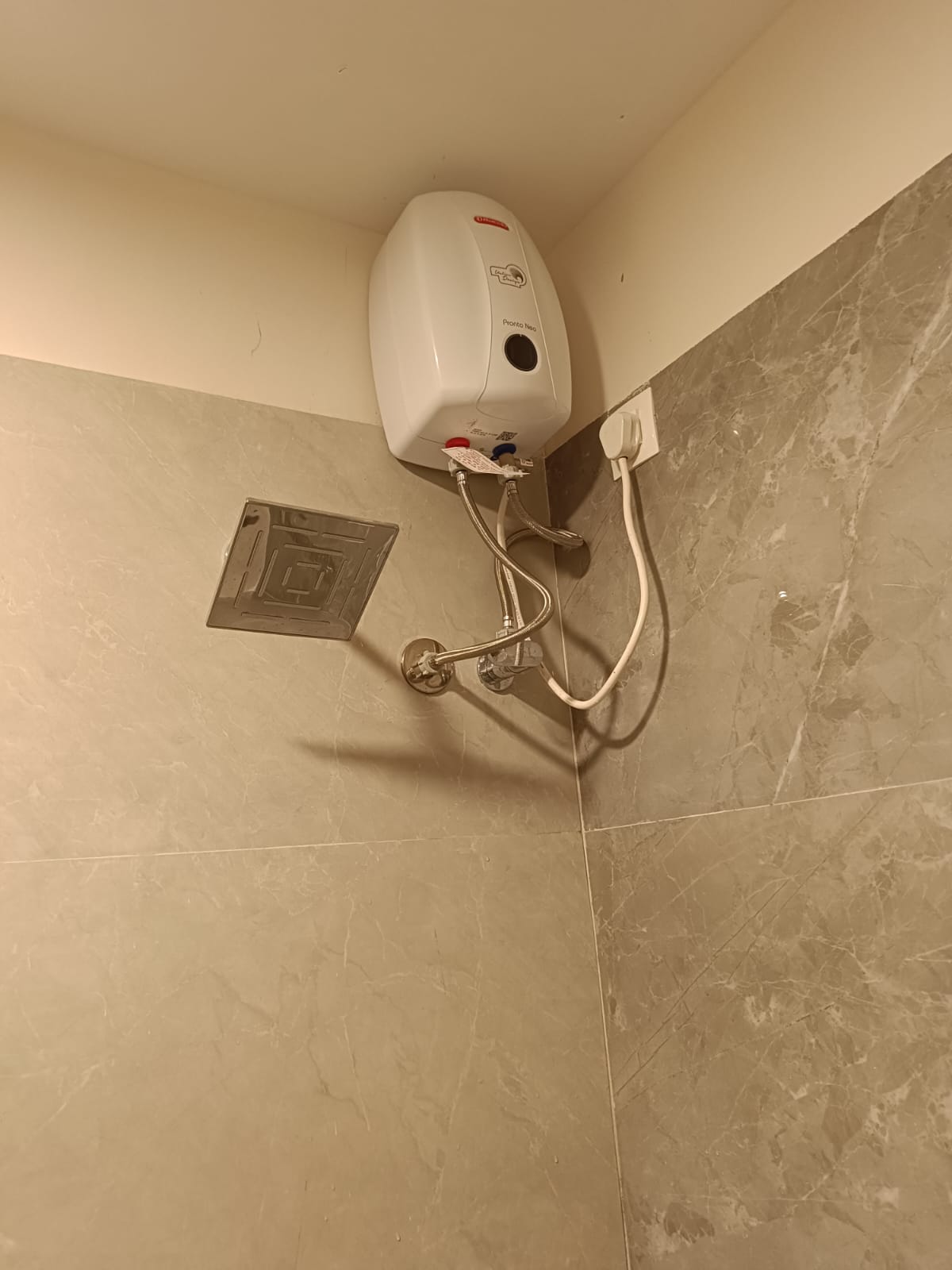 2 BHK Apartment For Rent in Dotom Isle