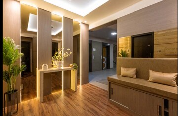 Furnished Amenities in 5 BHK Apartment at Nipania – for Sale