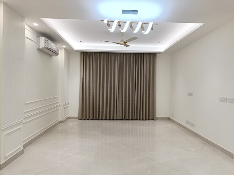 Room, sector 56 4 Bedroom 3250 Sq.Ft. Builder Floor In Sector 56 Gurgaon 9041238