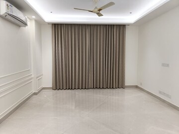 Room in 4 BHK Builder Floor at Sector 56 – for Sale