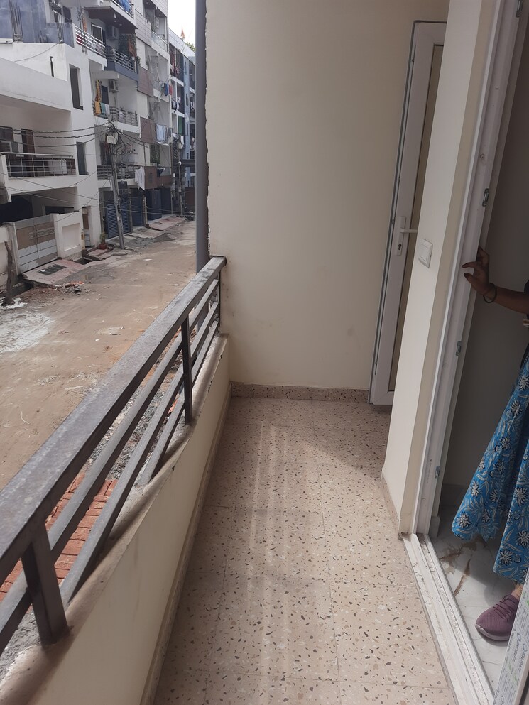 Balcony, sector 49 2 Bedroom 892 Sq.Ft. Apartment In Sector 49 Noida 9041288