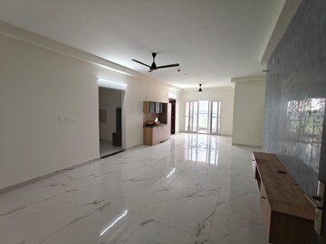 Room in 3 BHK Apartment at Cybercity Marina Skies, Hi Tech City – for Rent