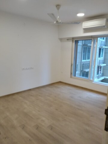 Room in 2 BHK Apartment at Kanakia Paris, Bandra East – for Rent