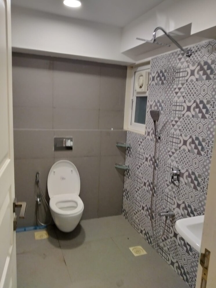 Bathroom, kanakia-paris 2 Bedroom 795 Sq.Ft. Apartment In Bandra East Mumbai 9041326