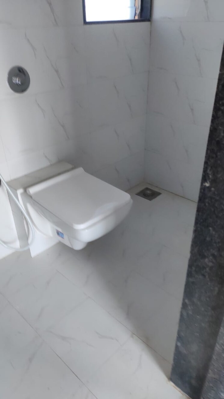 Bathroom, andheri west 2 Bedroom 875 Sq.Ft. Apartment In Andheri West Mumbai 9041365