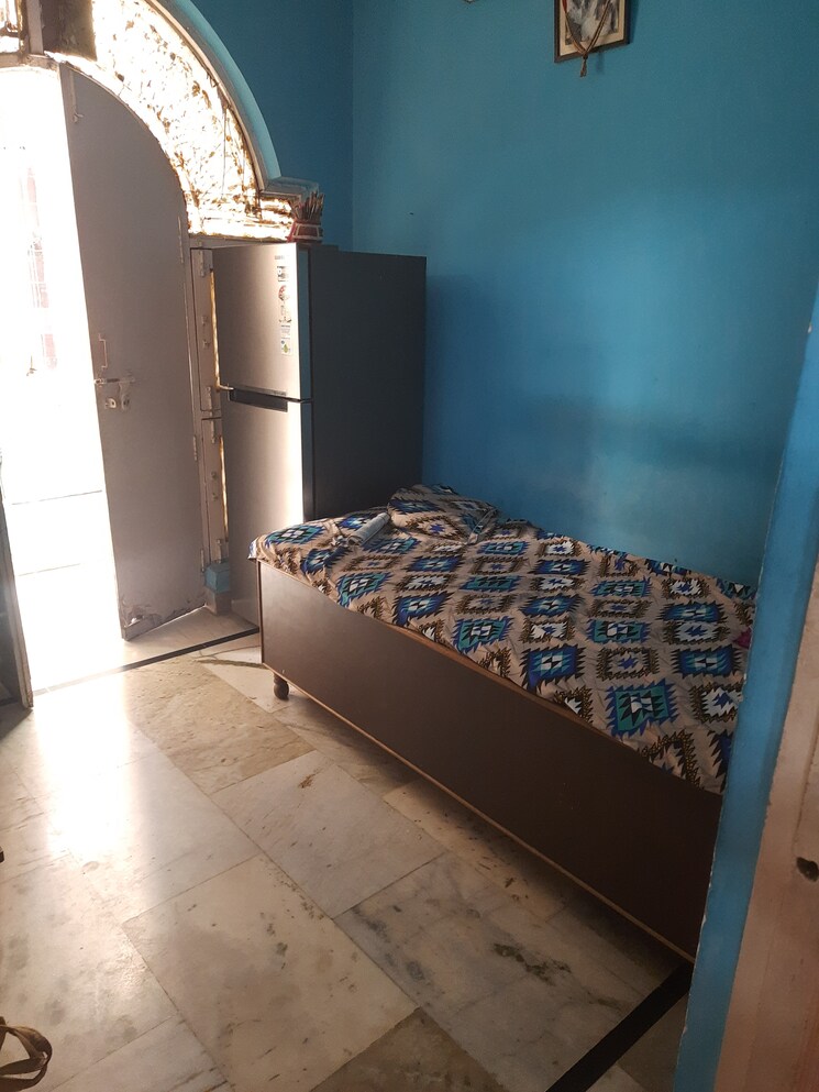 Room, laxmi nagar 2 Bedroom 450 Sq.Ft. Apartment In Laxmi Nagar Delhi 9037797