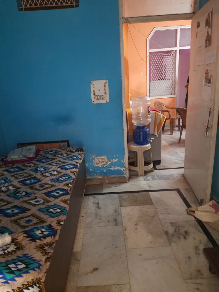 Room, laxmi nagar 2 Bedroom 450 Sq.Ft. Apartment In Laxmi Nagar Delhi 9037797