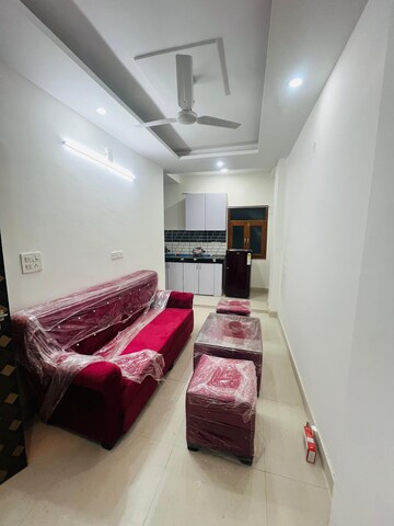Furnished Amenities in 1 BHK Builder Floor at Saket – for Rent